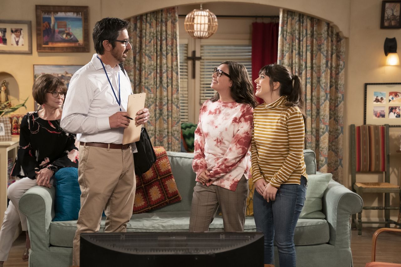 TÁ CHEGANDO! 4° temporada de 'One Day at a Time' ganha imagens oficiais