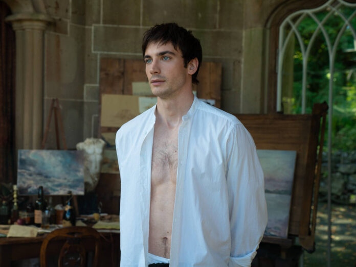 os bucaneiros First Look Select 6_Guy Remmers in “The Buccaneers” season two, premiering June 18, 2025 on Apple TV+_Easy-Resize.com