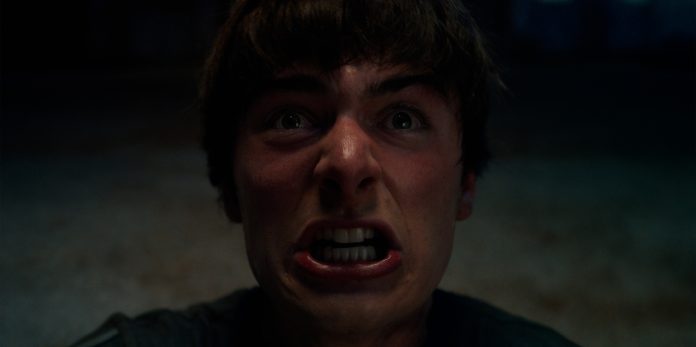 StrangerThings_S5_0008_Easy-Resize.com