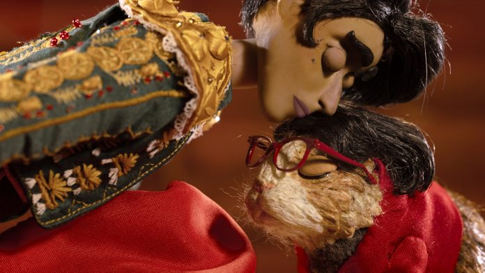 mulheres com ombreiras 2a9914e23fe5803f6c4138a18d2986f1