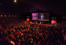 Celebração à soberania imaginativa e homenagem a Karine Teles marcaram a abertura da 29ª Mostra de Tiradentes